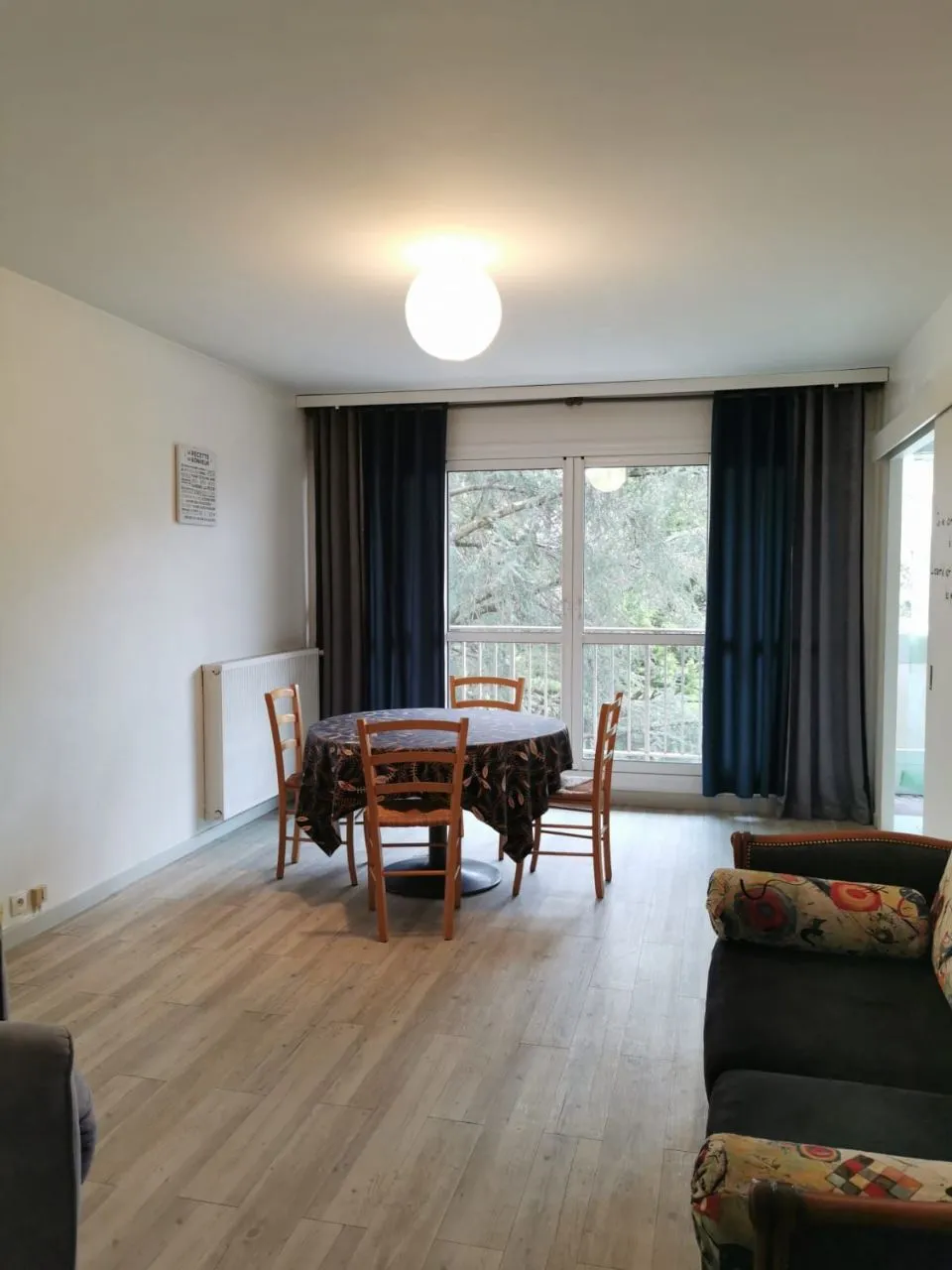 Rezé (44), quartier 3 moulins, proche de l'UCO, Chambre 10 M2, dans T3. 450 €/mois  + 50 € charges